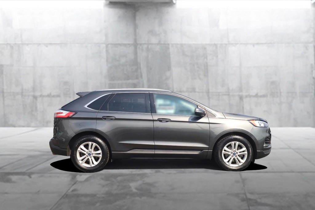 Ford Edge Vehicle Full-screen Gallery Image 5