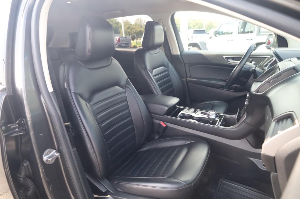 Ford Edge Vehicle Full-screen Gallery Image 20