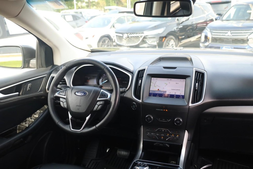 Ford Edge Vehicle Full-screen Gallery Image 22