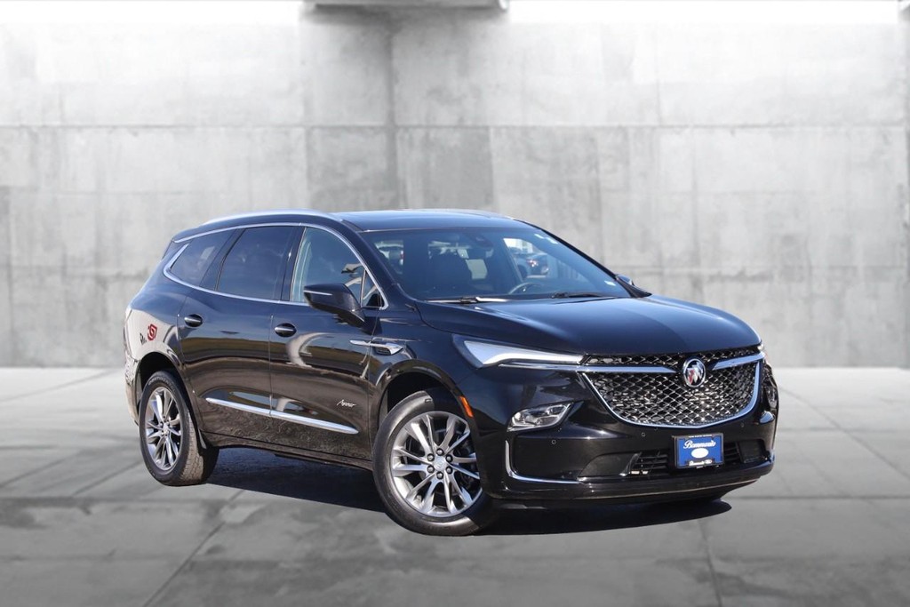 Buick Enclave Vehicle Full-screen Gallery Image 02