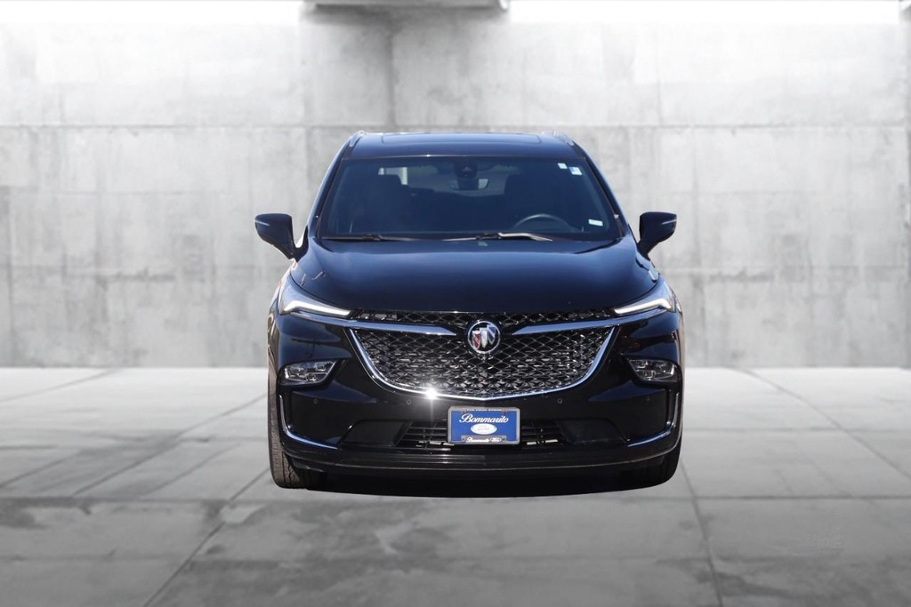 Buick Enclave Vehicle Full-screen Gallery Image 04