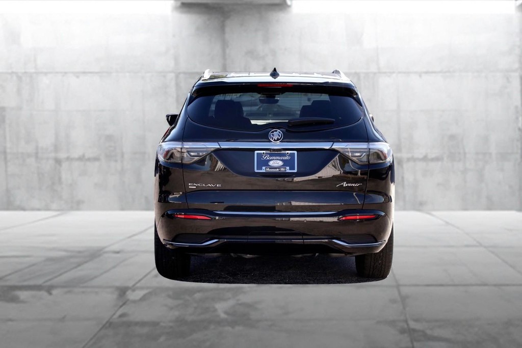 Buick Enclave Vehicle Full-screen Gallery Image 06