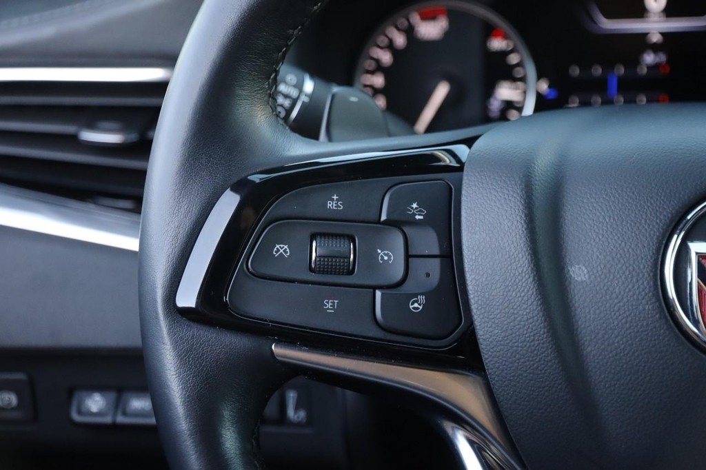 Buick Enclave Vehicle Full-screen Gallery Image 14