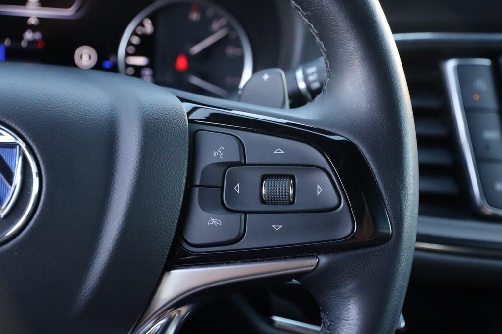 Buick Enclave Vehicle Full-screen Gallery Image 15