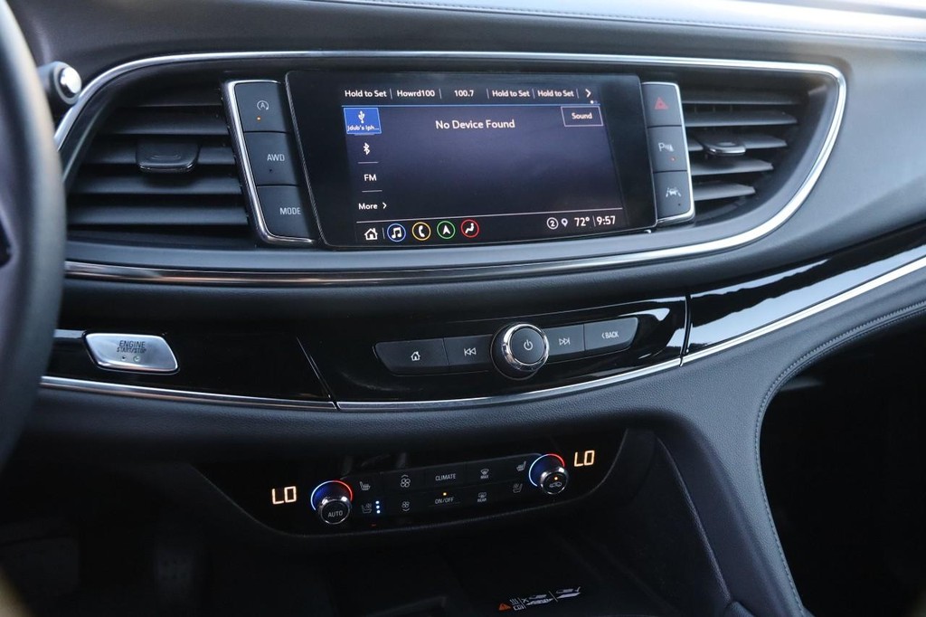 Buick Enclave Vehicle Full-screen Gallery Image 18