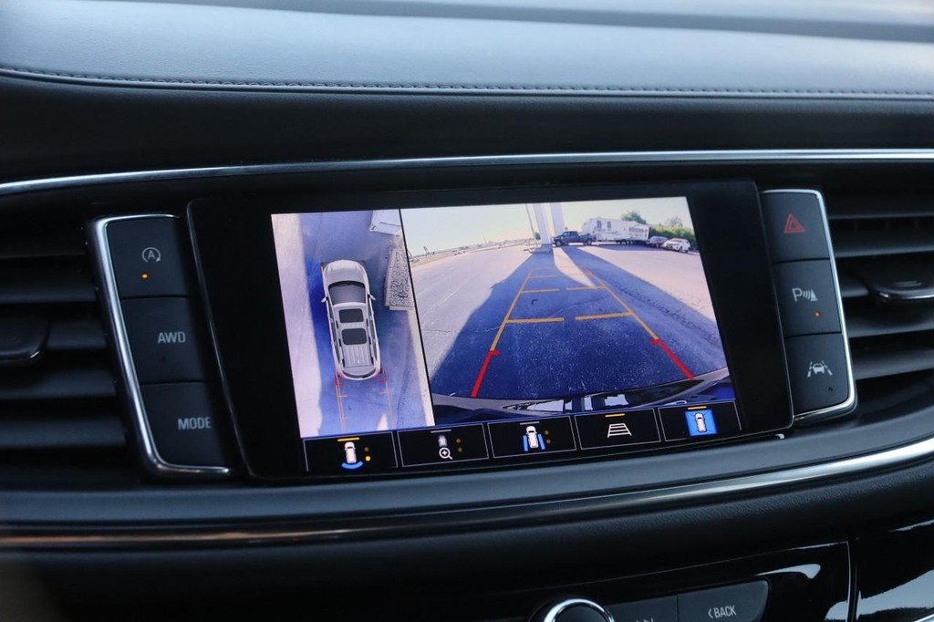 Buick Enclave Vehicle Full-screen Gallery Image 20