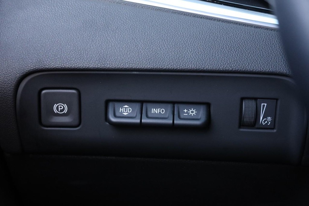 Buick Enclave Vehicle Full-screen Gallery Image 24