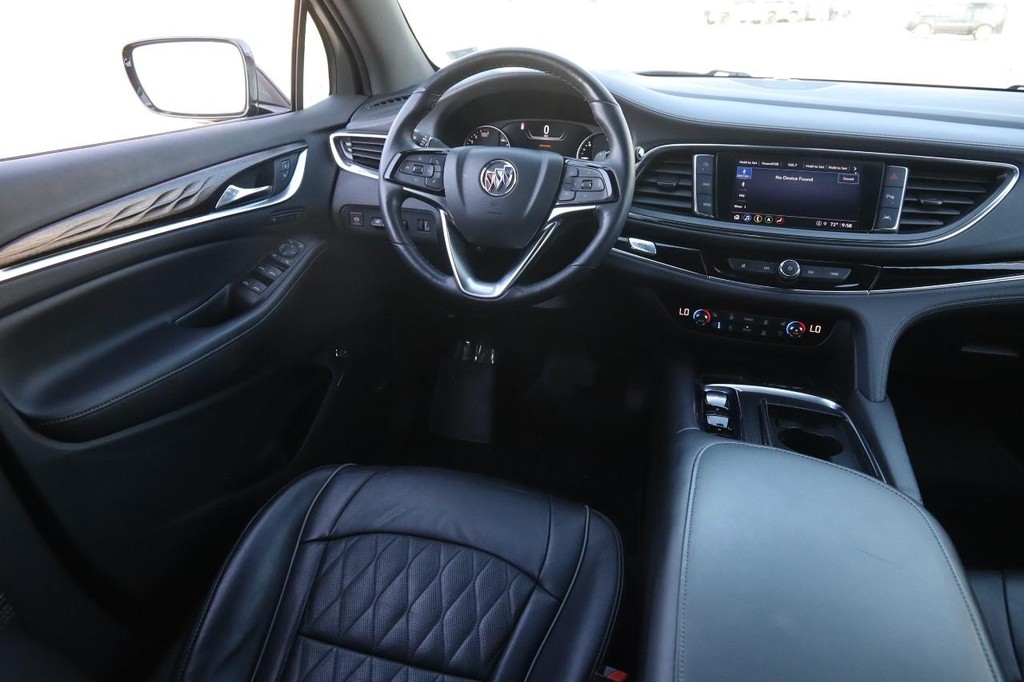 Buick Enclave Vehicle Full-screen Gallery Image 26
