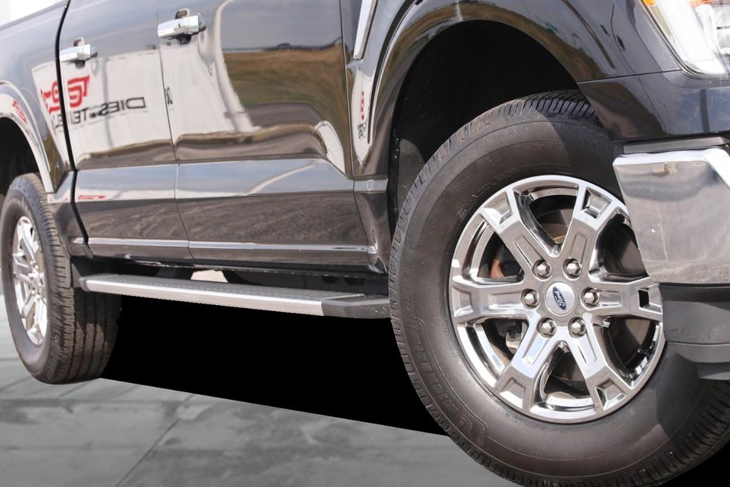 Ford F-150 Vehicle Full-screen Gallery Image 3