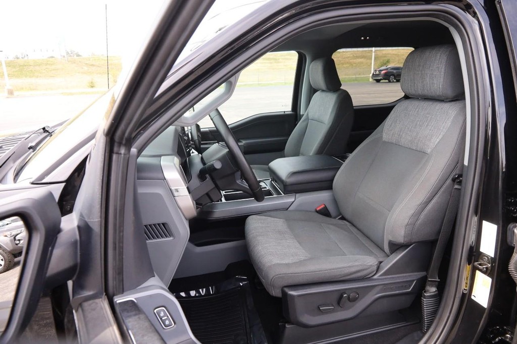 Ford F-150 Vehicle Full-screen Gallery Image 9