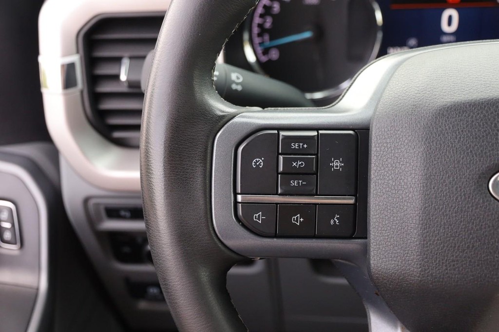 Ford F-150 Vehicle Full-screen Gallery Image 12