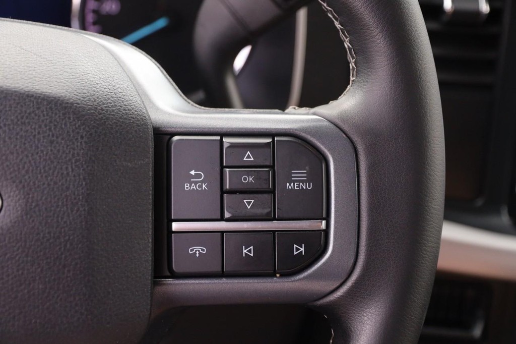 Ford F-150 Vehicle Full-screen Gallery Image 13