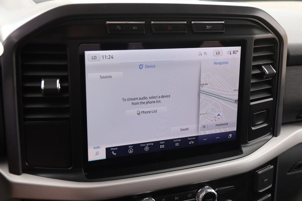 Ford F-150 Vehicle Full-screen Gallery Image 17