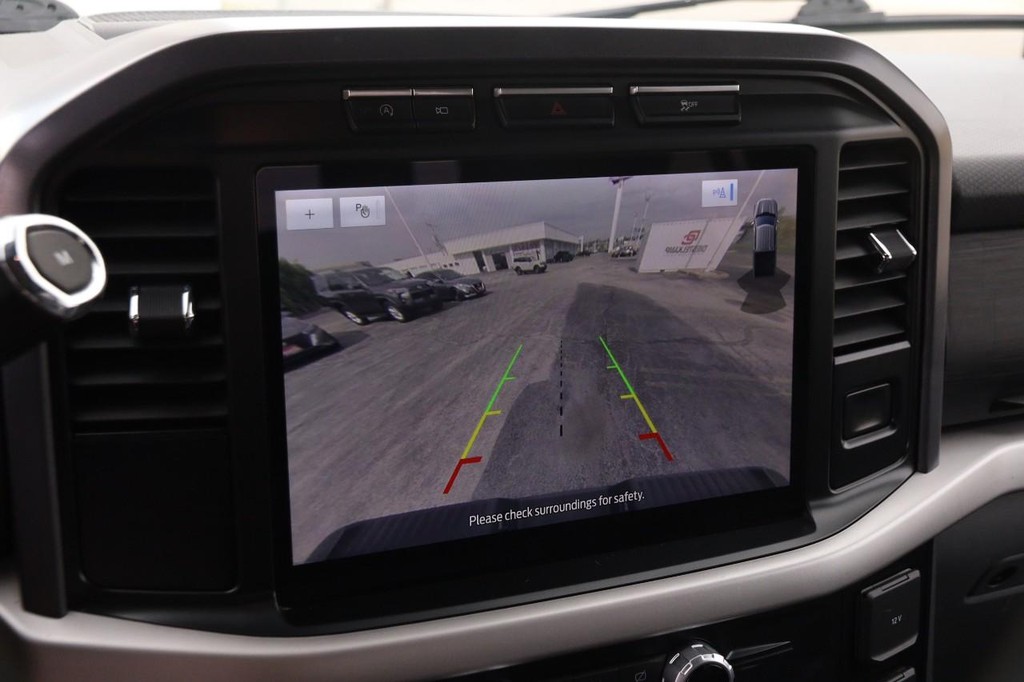 Ford F-150 Vehicle Full-screen Gallery Image 18