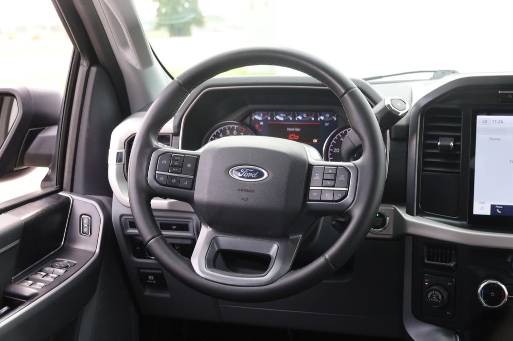 Ford F-150 Vehicle Full-screen Gallery Image 24