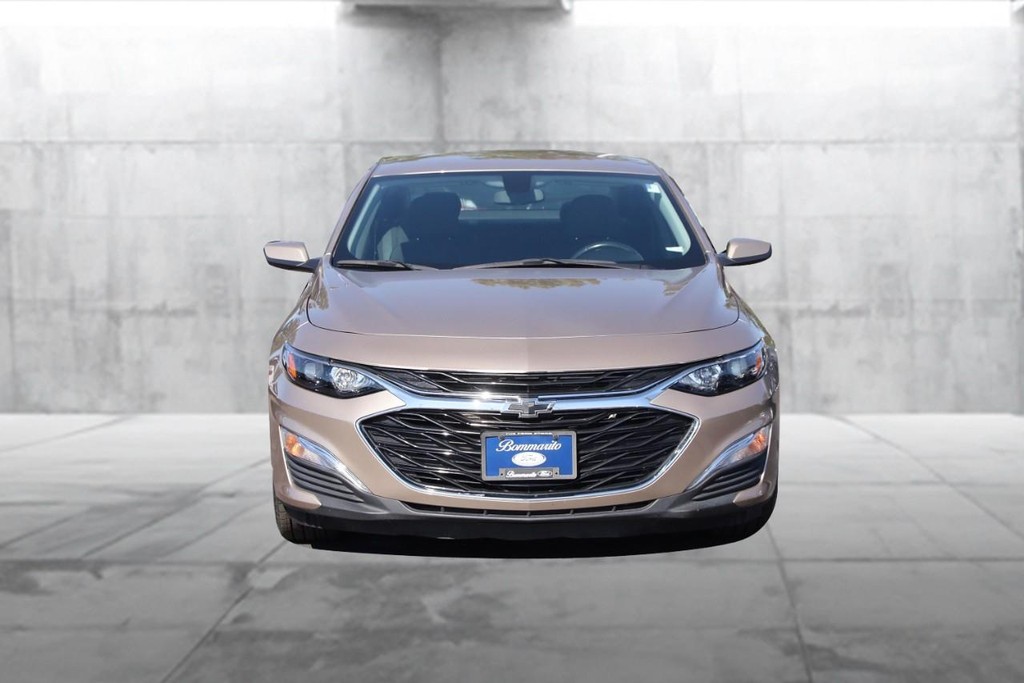 Chevrolet Malibu Vehicle Full-screen Gallery Image 04