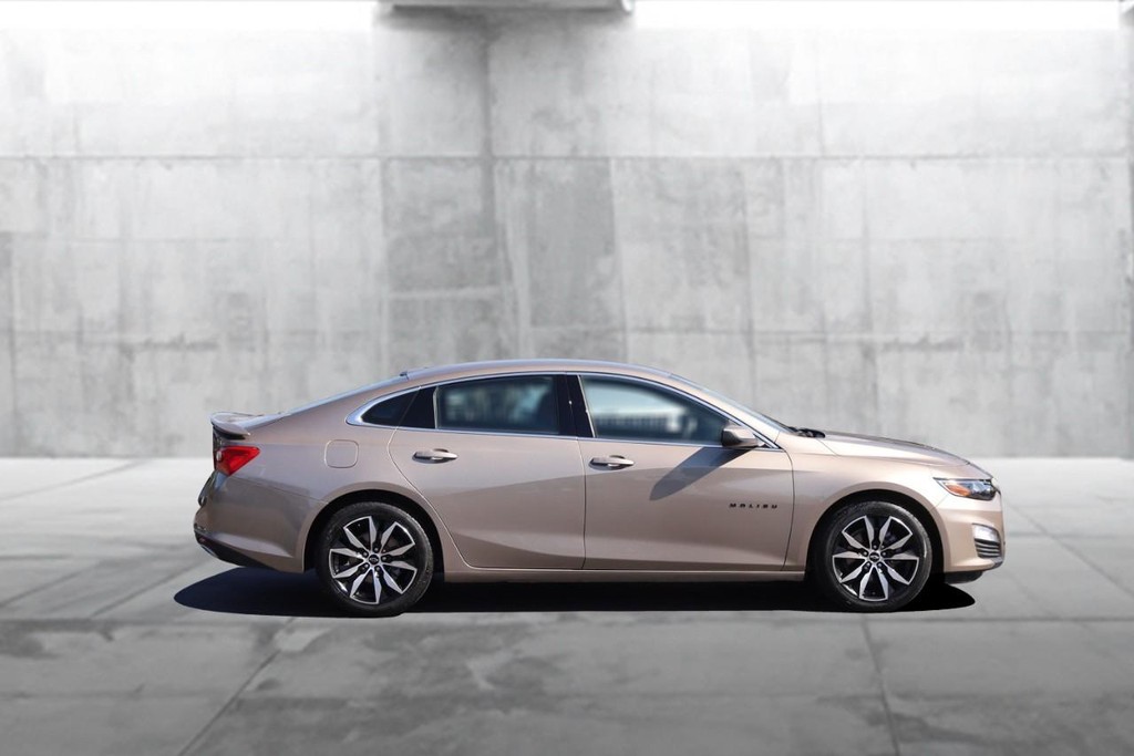 Chevrolet Malibu Vehicle Full-screen Gallery Image 05