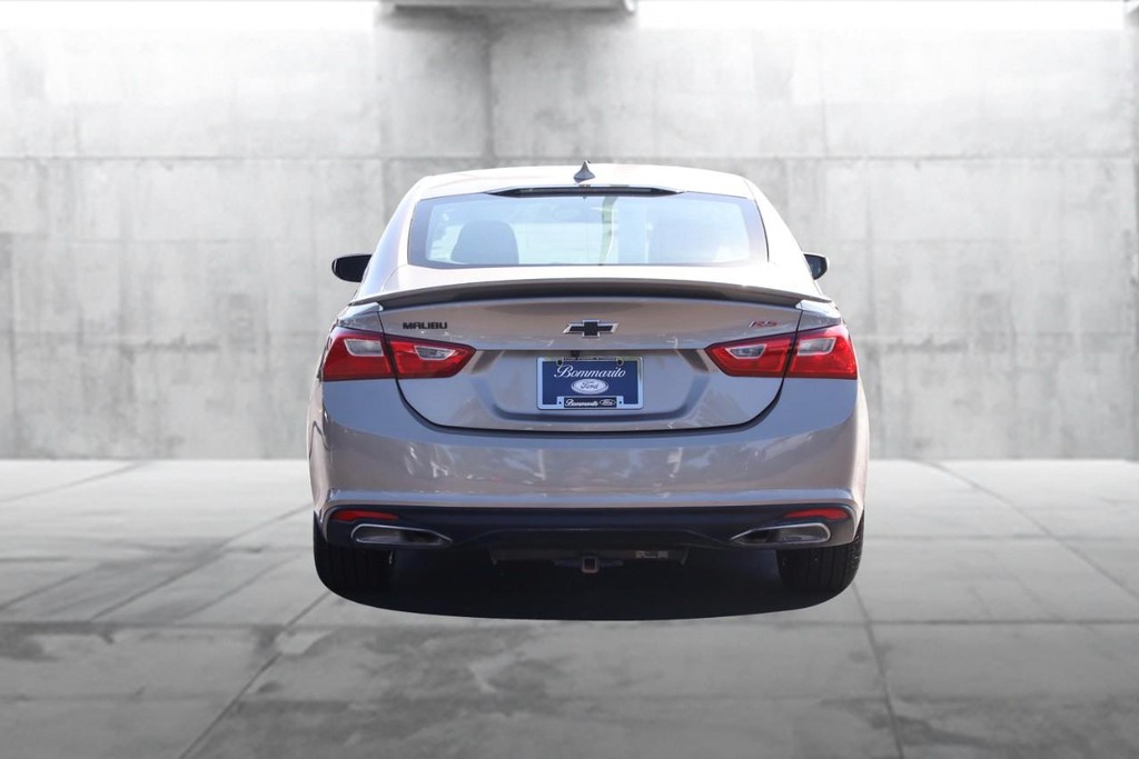 Chevrolet Malibu Vehicle Full-screen Gallery Image 06