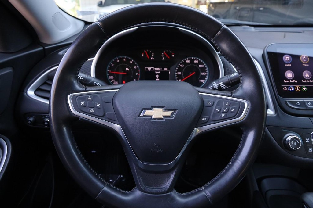 Chevrolet Malibu Vehicle Full-screen Gallery Image 10