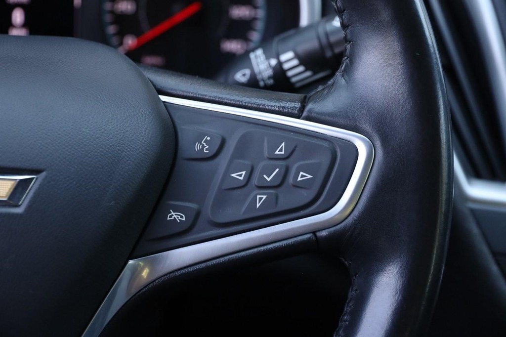 Chevrolet Malibu Vehicle Full-screen Gallery Image 12