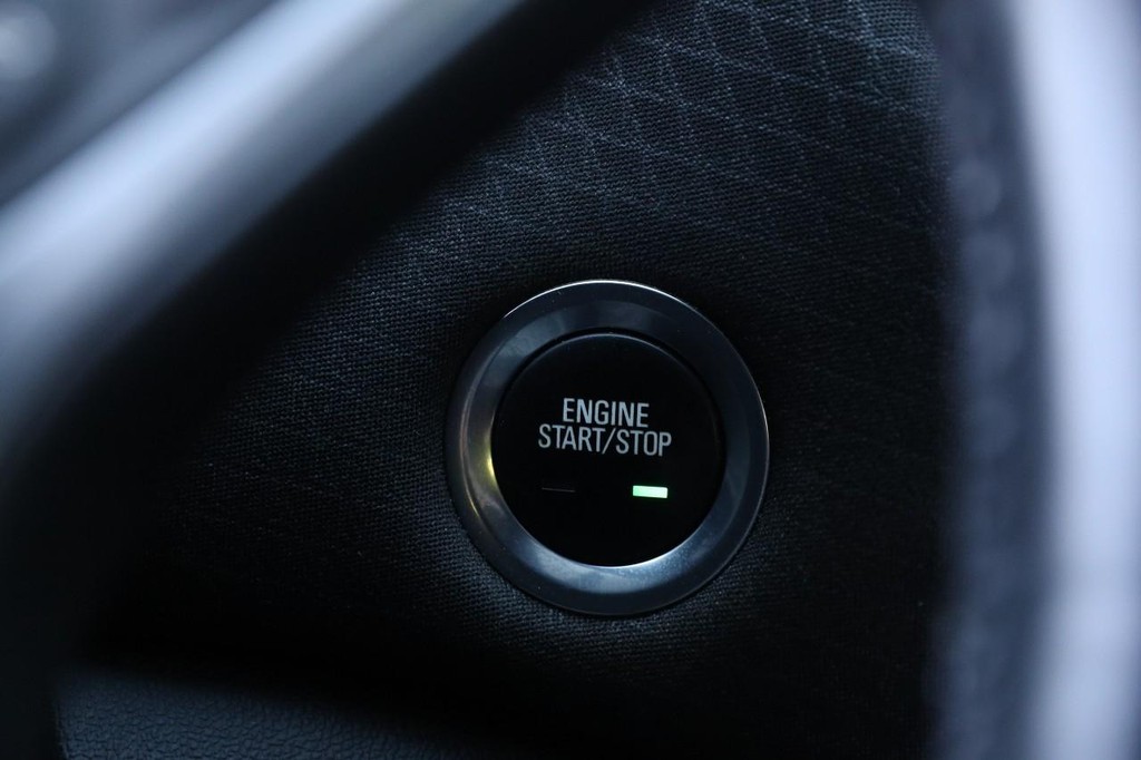 Chevrolet Malibu Vehicle Full-screen Gallery Image 14