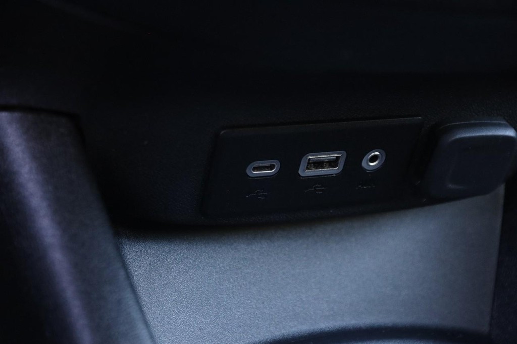 Chevrolet Malibu Vehicle Full-screen Gallery Image 19