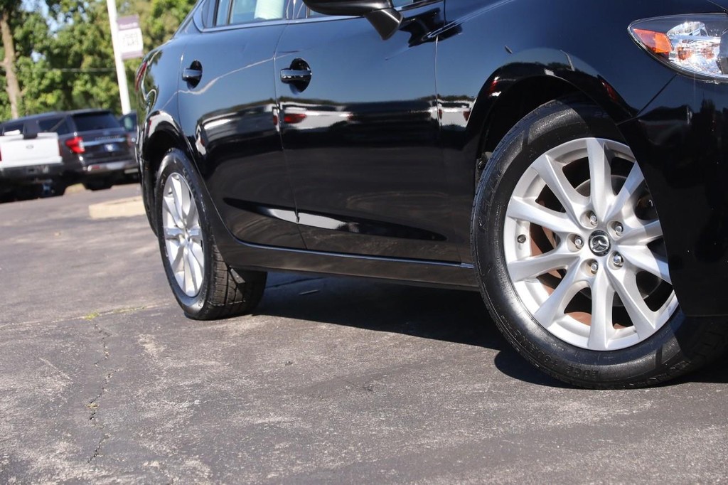 Mazda MAZDA6 Vehicle Full-screen Gallery Image 3