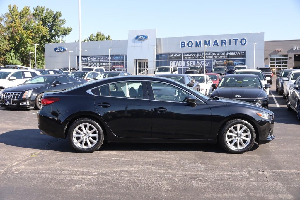 Mazda MAZDA6 Vehicle Full-screen Gallery Image 5