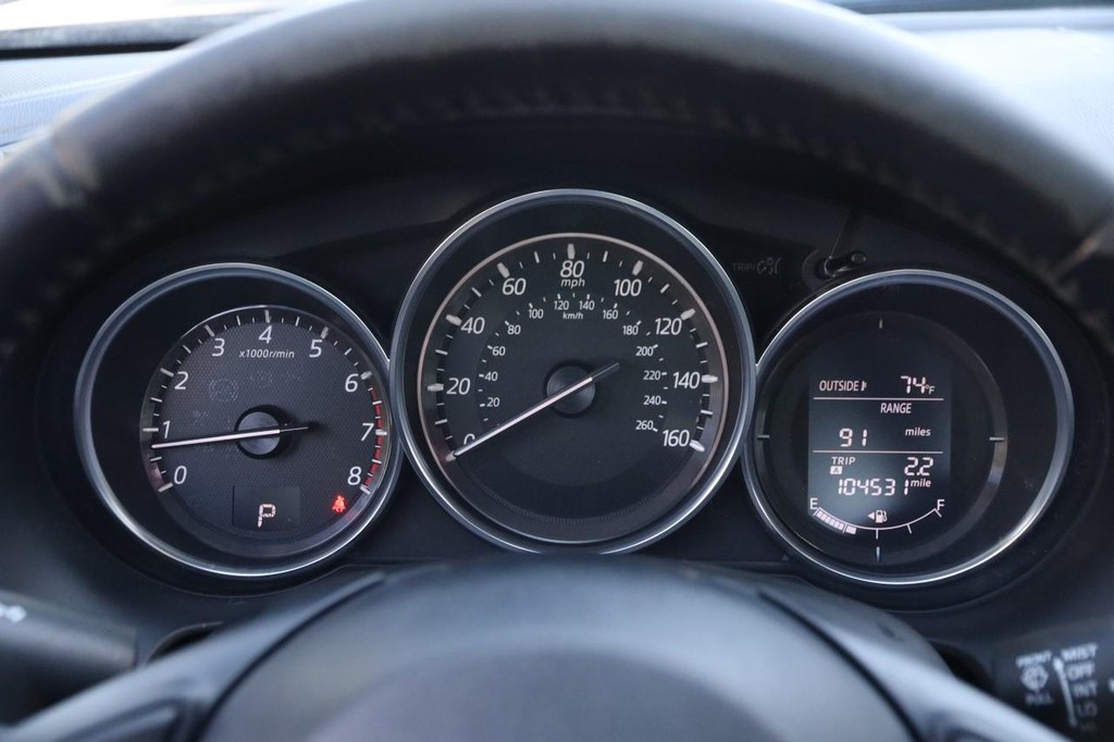 Mazda MAZDA6 Vehicle Full-screen Gallery Image 13
