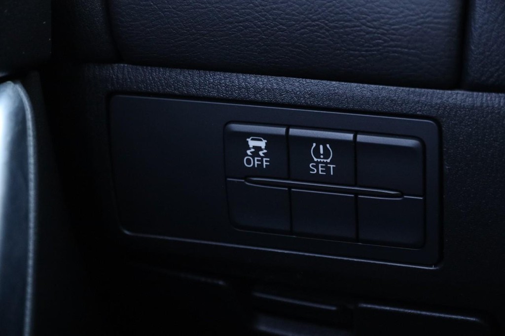 Mazda MAZDA6 Vehicle Full-screen Gallery Image 20