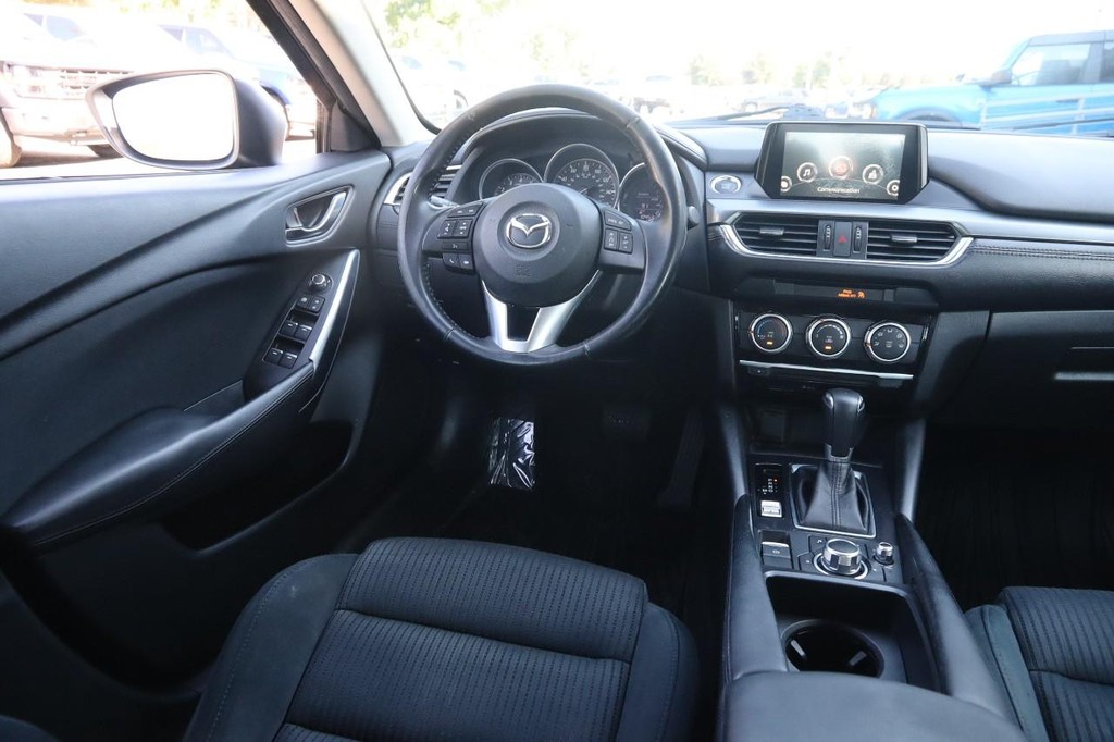 Mazda MAZDA6 Vehicle Full-screen Gallery Image 22