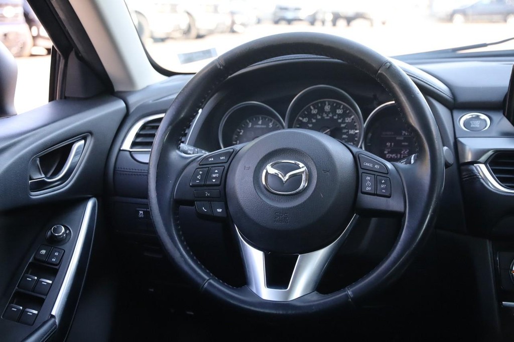 Mazda MAZDA6 Vehicle Full-screen Gallery Image 23