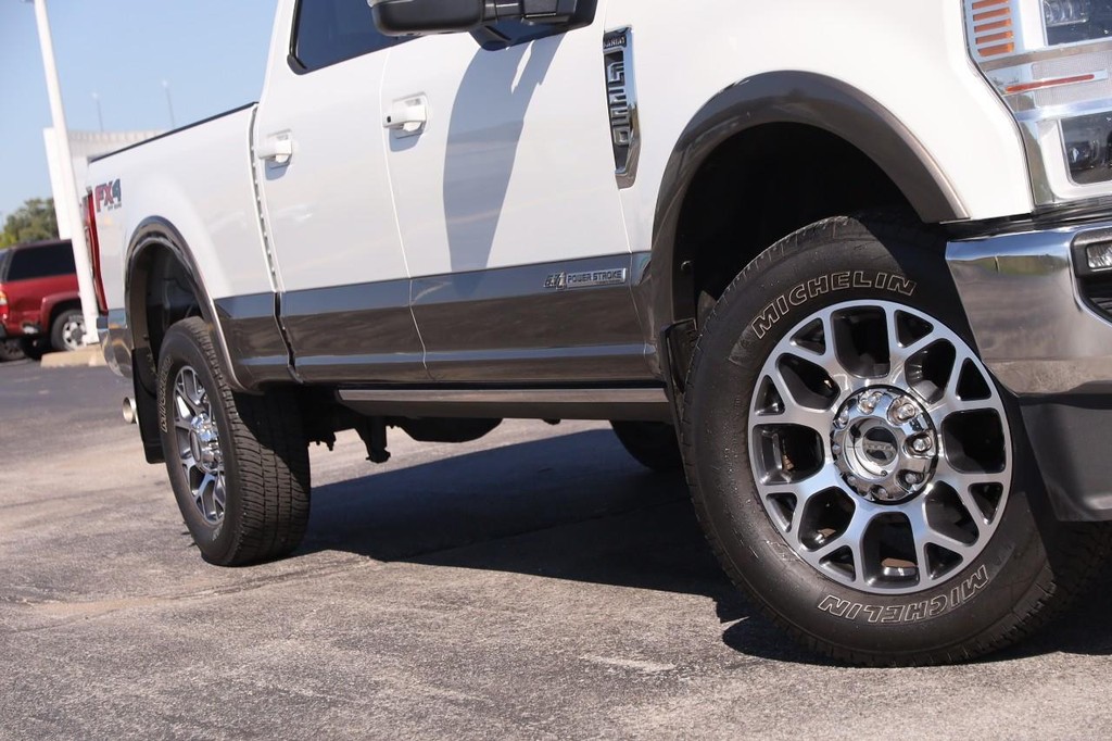 Ford Super Duty F-250 SRW Vehicle Image 03