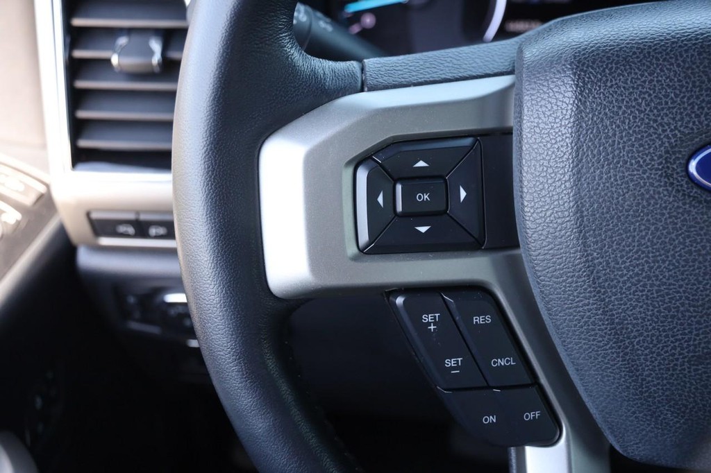 Ford Super Duty F-250 SRW Vehicle Image 11