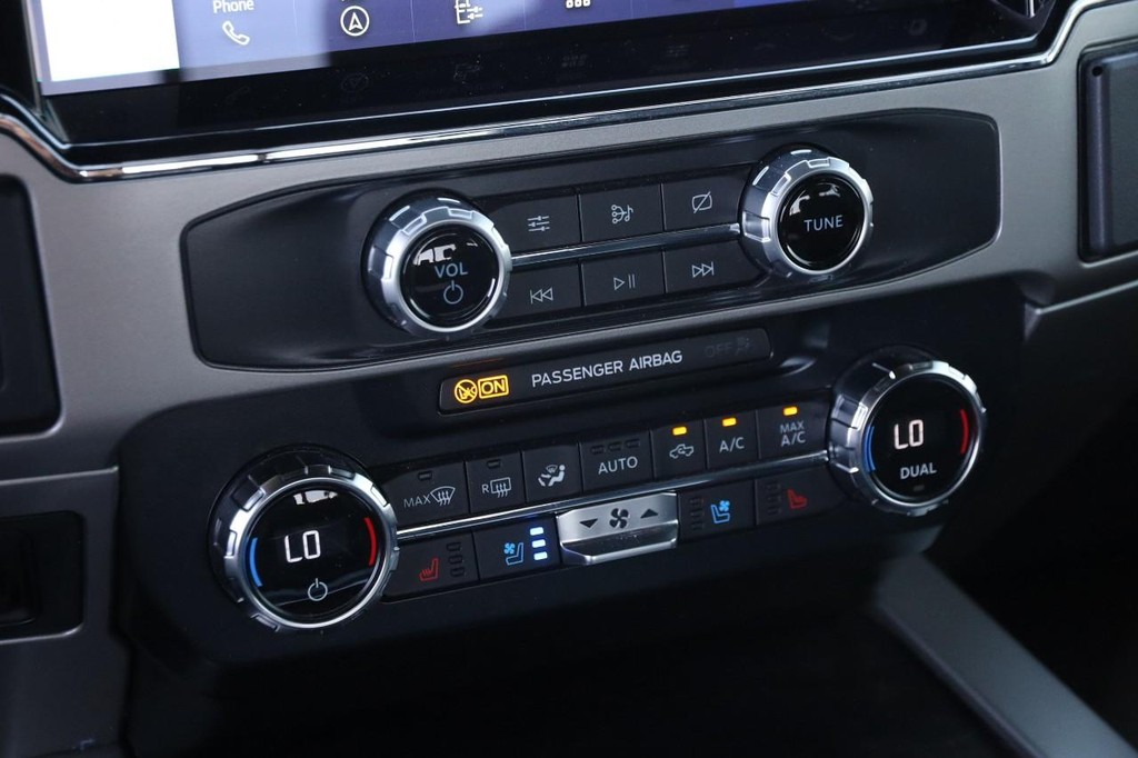 Ford Super Duty F-250 SRW Vehicle Image 18
