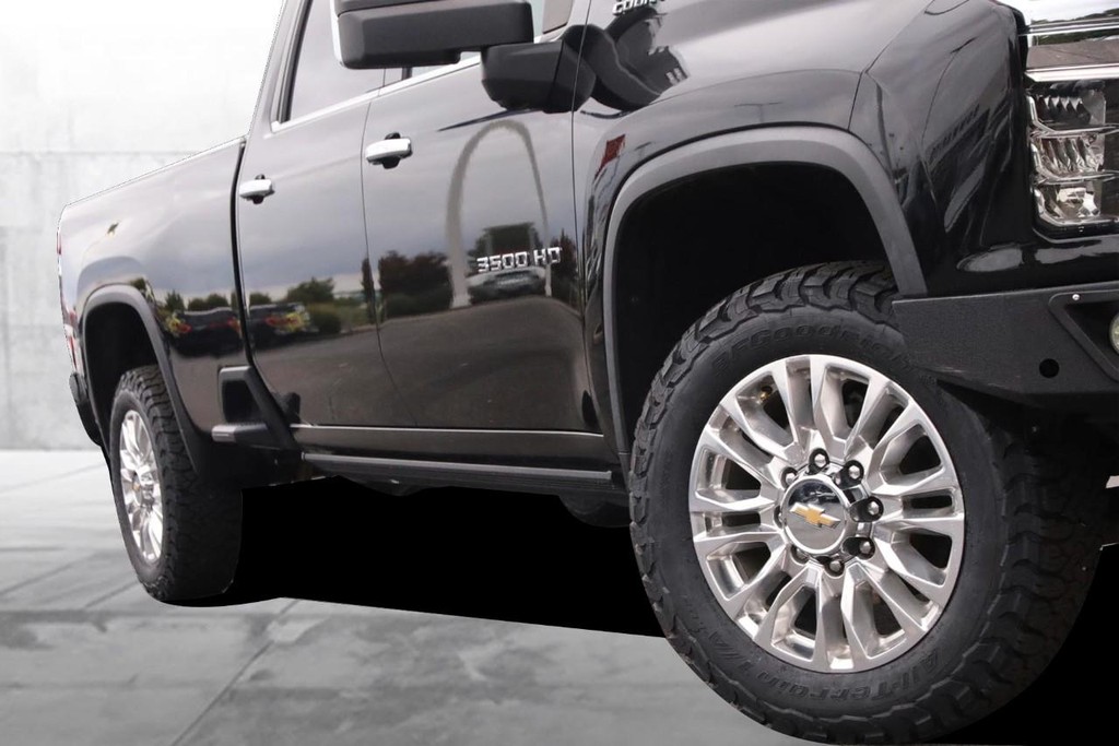 Chevrolet Silverado 3500HD Vehicle Full-screen Gallery Image 03