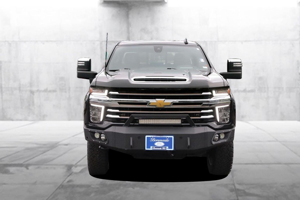 Chevrolet Silverado 3500HD Vehicle Full-screen Gallery Image 04