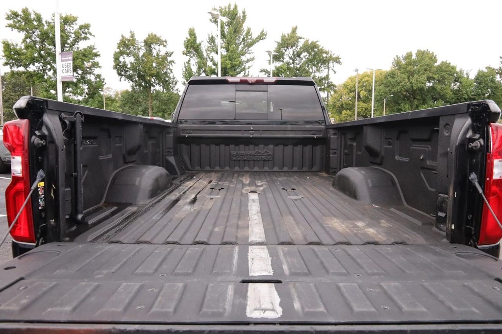Chevrolet Silverado 3500HD Vehicle Full-screen Gallery Image 07