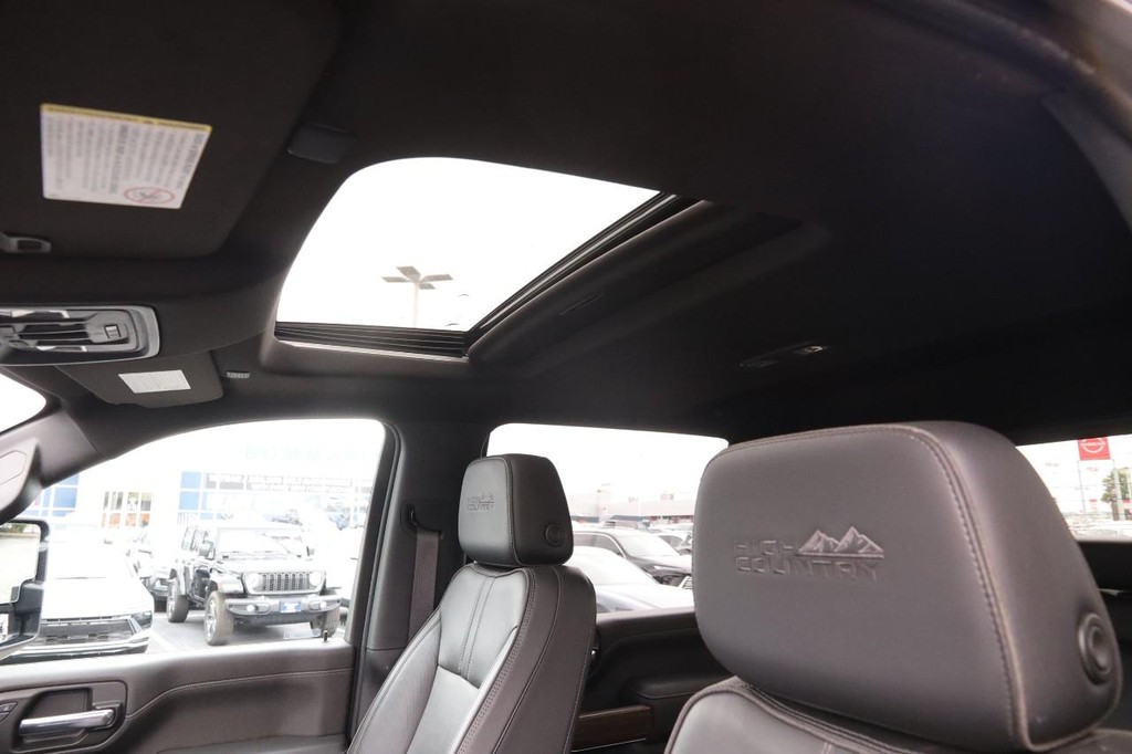 Chevrolet Silverado 3500HD Vehicle Full-screen Gallery Image 08