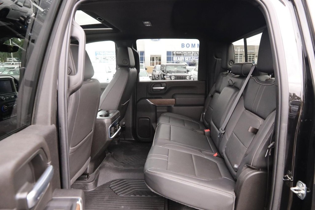 Chevrolet Silverado 3500HD Vehicle Full-screen Gallery Image 10