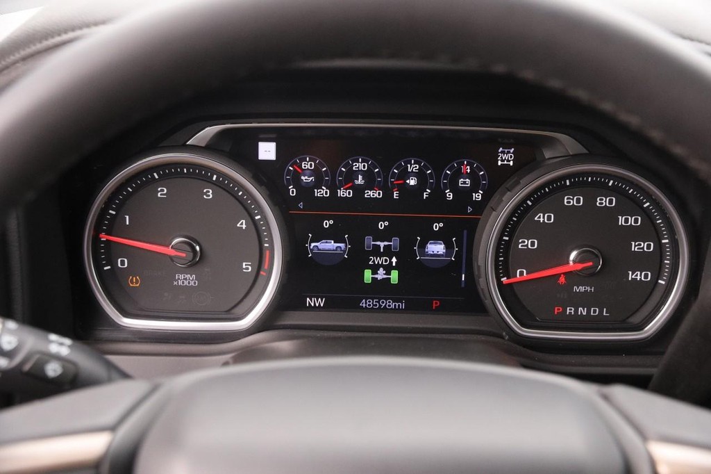 Chevrolet Silverado 3500HD Vehicle Full-screen Gallery Image 14