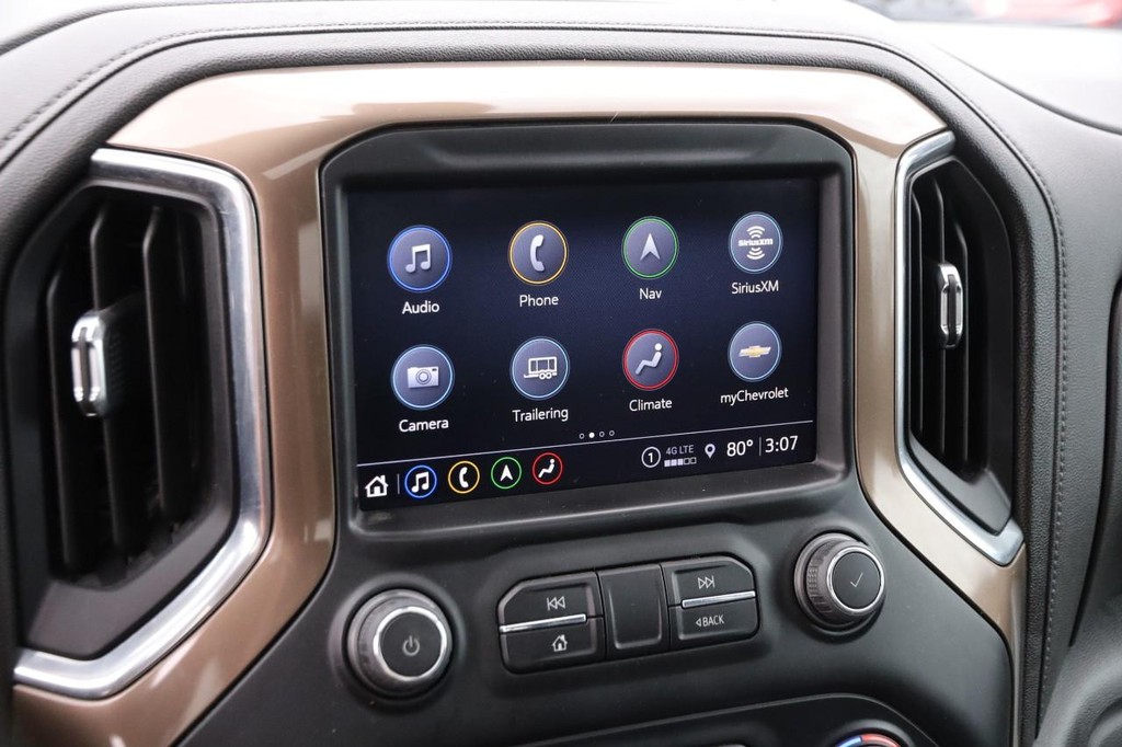 Chevrolet Silverado 3500HD Vehicle Full-screen Gallery Image 17