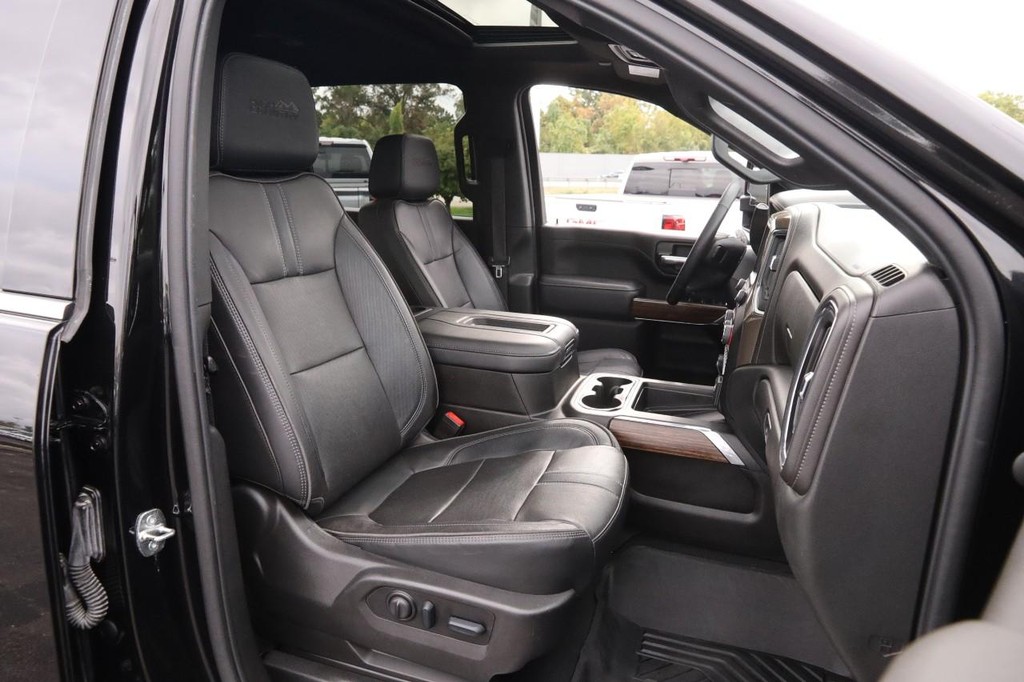 Chevrolet Silverado 3500HD Vehicle Full-screen Gallery Image 29