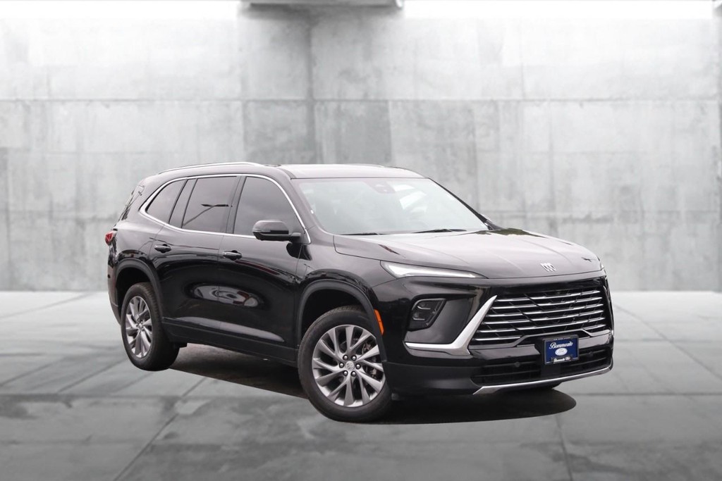 Buick Enclave Vehicle Full-screen Gallery Image 02