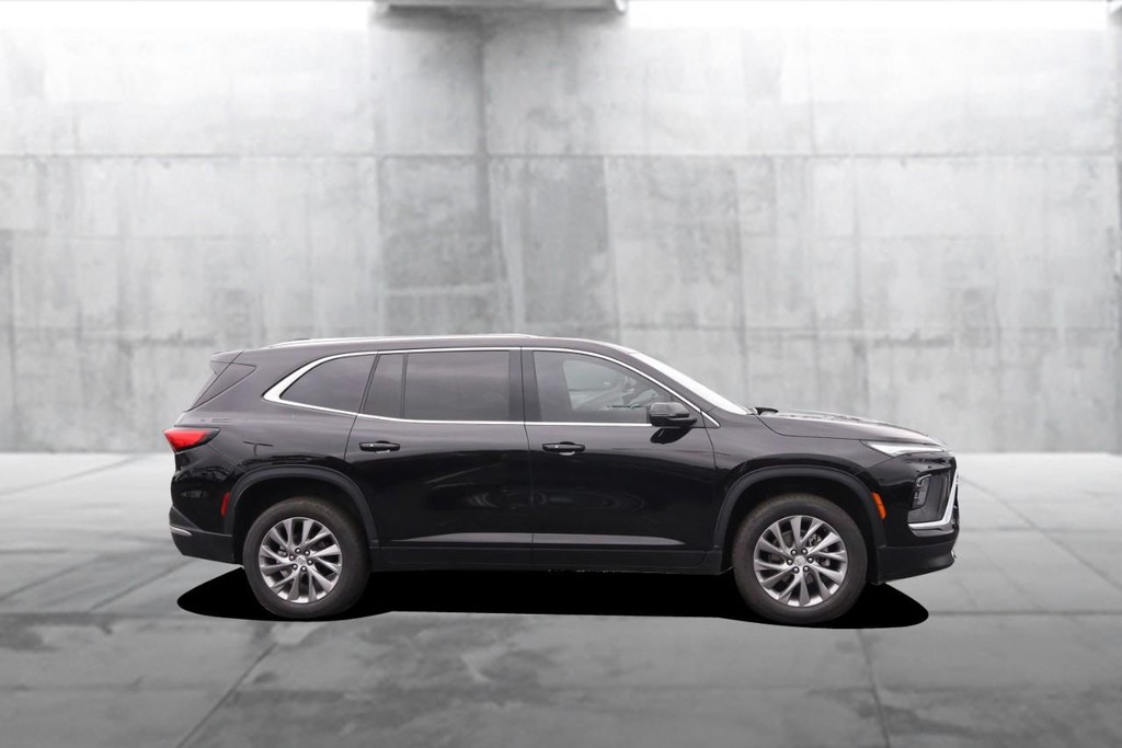 Buick Enclave Vehicle Full-screen Gallery Image 05