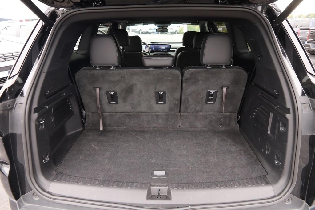 Buick Enclave Vehicle Full-screen Gallery Image 07