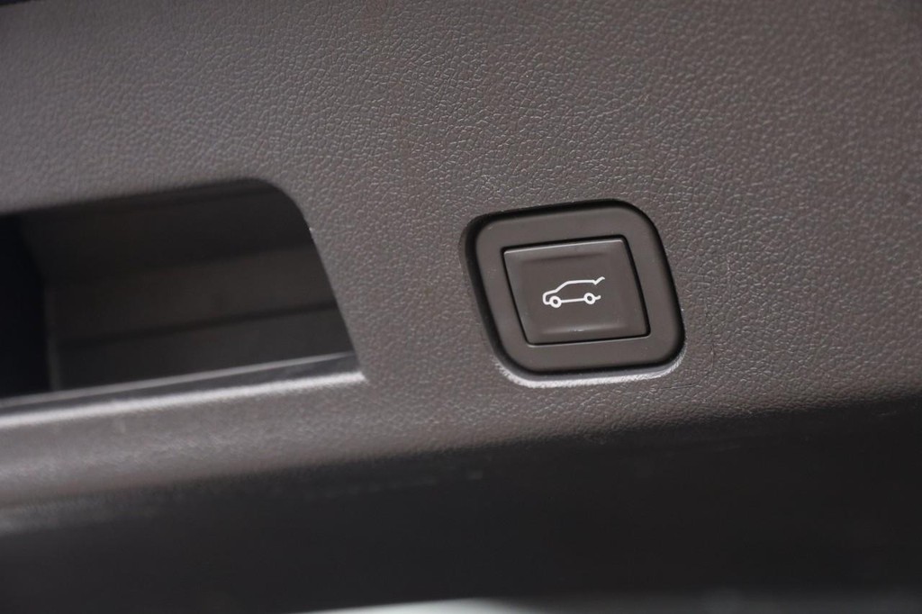 Buick Enclave Vehicle Full-screen Gallery Image 08