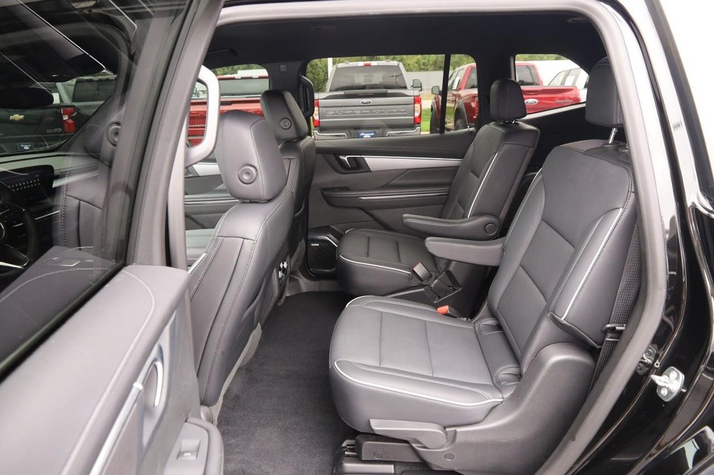 Buick Enclave Vehicle Full-screen Gallery Image 10