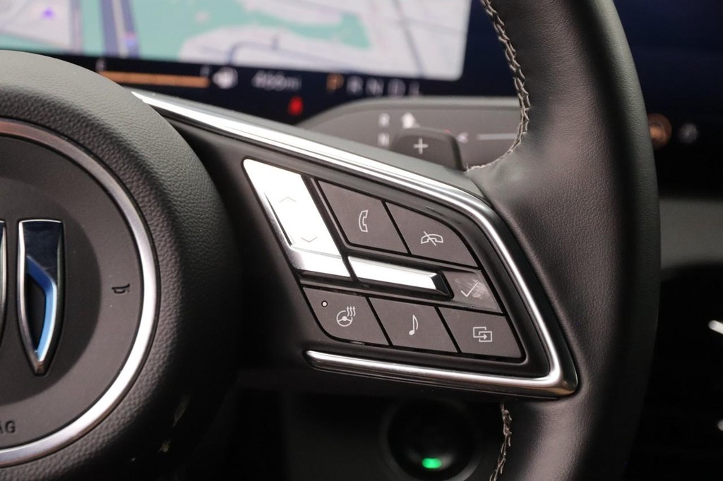 Buick Enclave Vehicle Full-screen Gallery Image 14