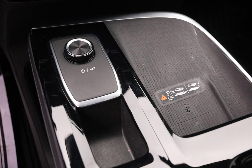 Buick Enclave Vehicle Full-screen Gallery Image 21